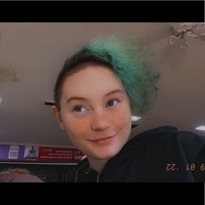 Meet your Posher, Andrea